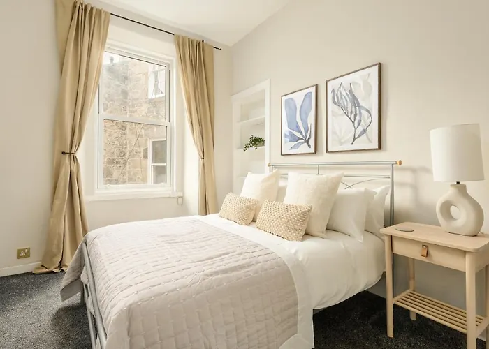 The Raeburn Residence - Stockbridge